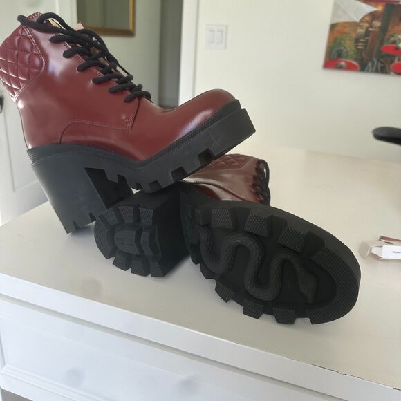 Gucci Red Quilted Lace Up Ankle Combat Boots NEW - Picture 2 of 14